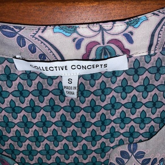 Collective Concepts Blue multi Blouse stitch fix - Picture 3 of 8